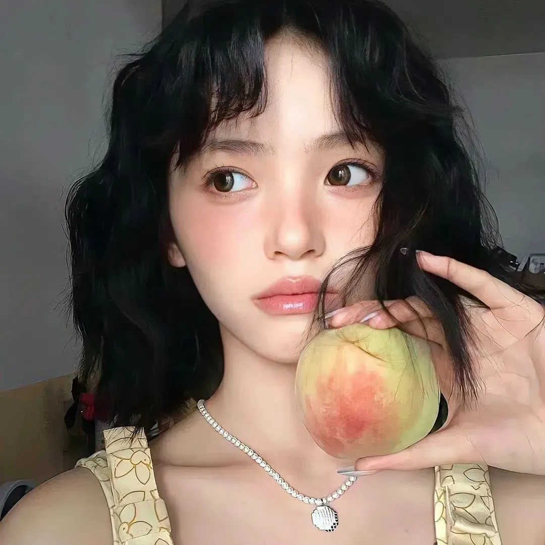 宠物日常:我家猫咪的搞笑瞬间